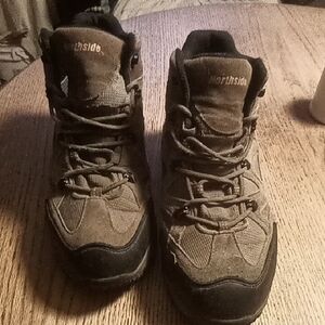 Northside Men's Brown and Black Boots